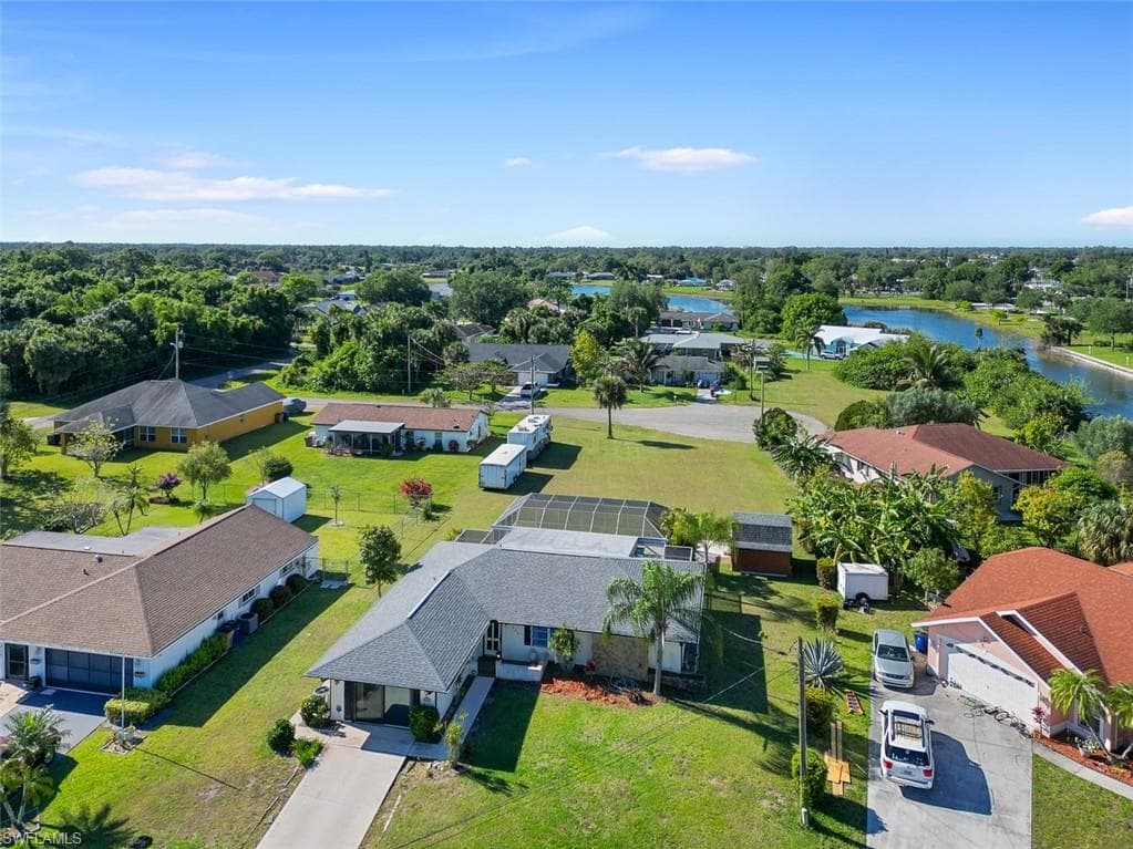 2404 Del Ray PL LEHIGH ACRES, FL 33936