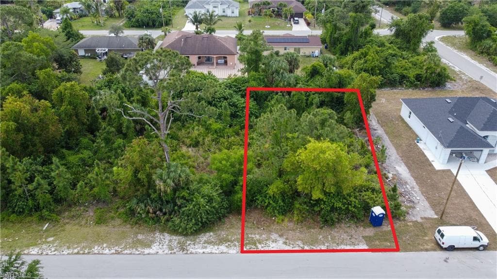2917 11th ST W LEHIGH ACRES, FL 33971
