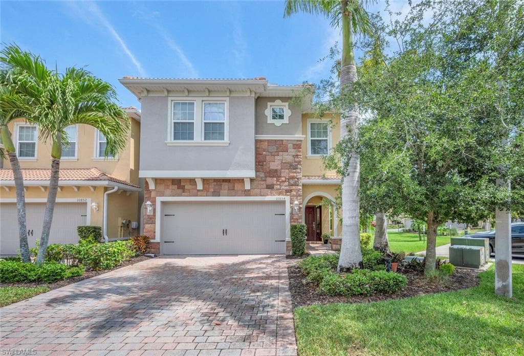 10854 Alvara Point DR BONITA SPRINGS, FL 34135