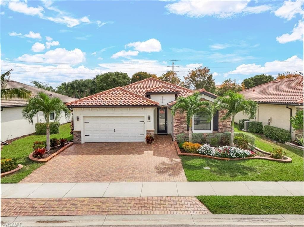 9385 Glenforest DR NAPLES, FL 34120