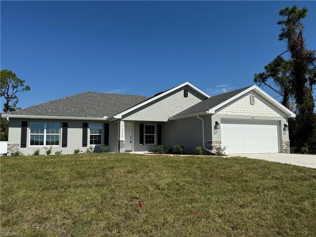 1525 S Gator CIR CAPE CORAL, FL 33909