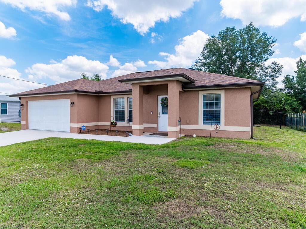 3723 16th ST W LEHIGH ACRES, FL 33971