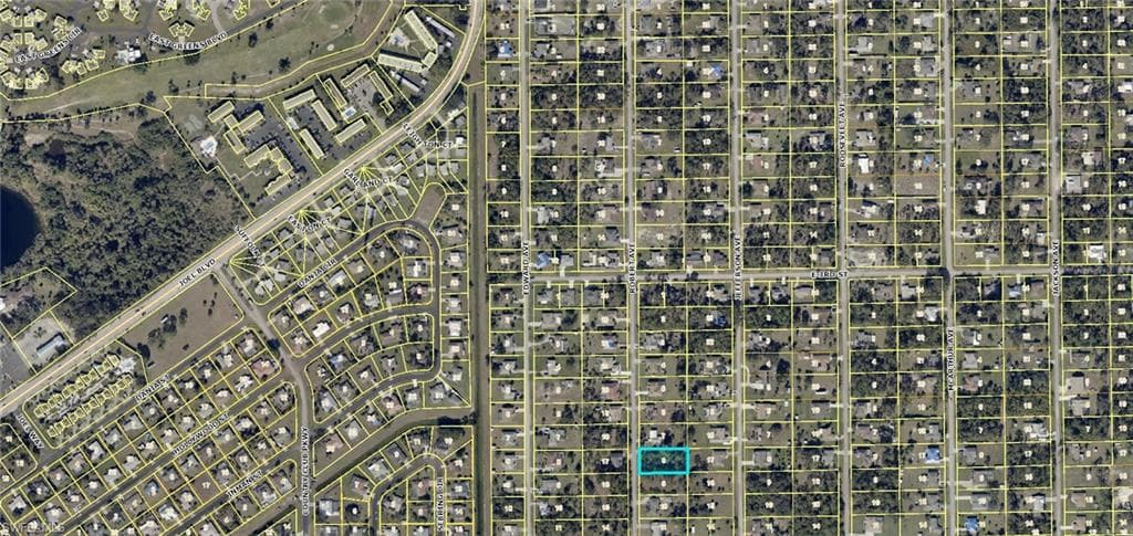 208 Robert AVE LEHIGH ACRES, FL 33936