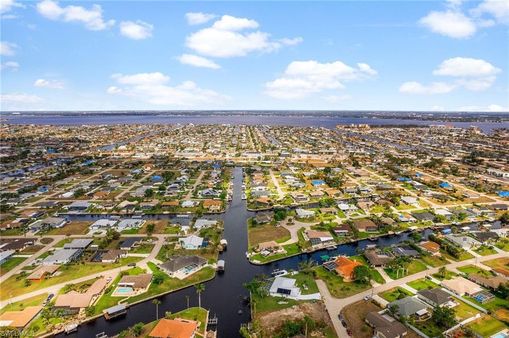 1131 SE 38th ST CAPE CORAL, FL 33904