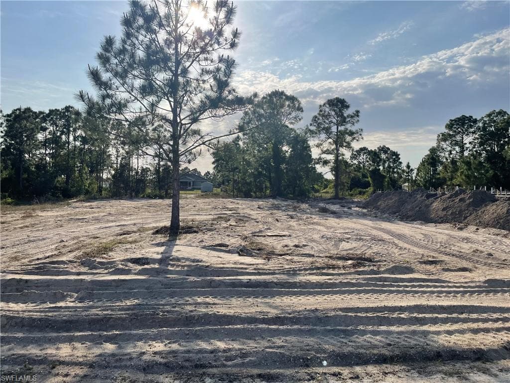 348 Paisley AVE LEHIGH ACRES, FL 33974