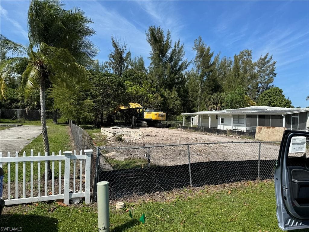 116 Jeepers DR NAPLES, FL 34112