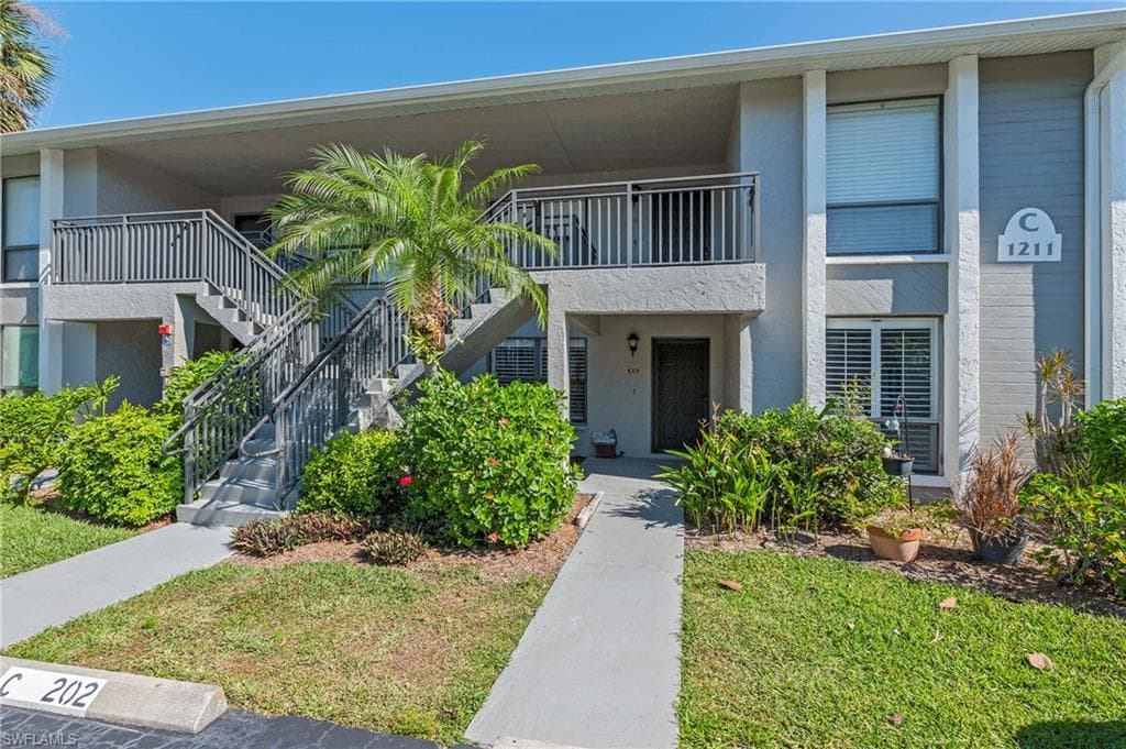 1211 Commonwealth CIR C102 NAPLES, FL 34116