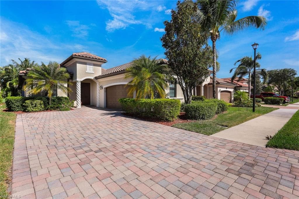 28561 Westmeath CT BONITA SPRINGS, FL 34135