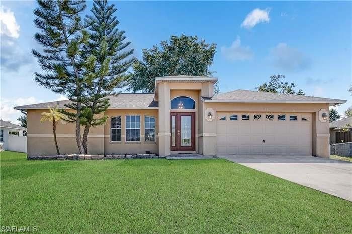 230 SW 42nd TER CAPE CORAL, FL 33914