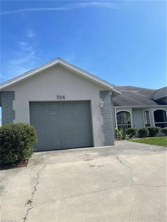 914 Cape Coral PKWY W CAPE CORAL, FL 33914