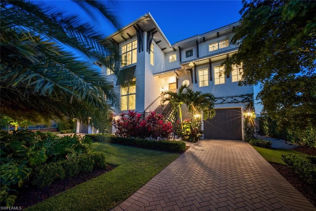 360 Heron AVE NAPLES, FL 34108