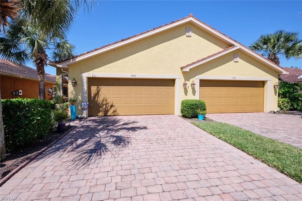 9238 Aegean CIR LEHIGH ACRES, FL 33936
