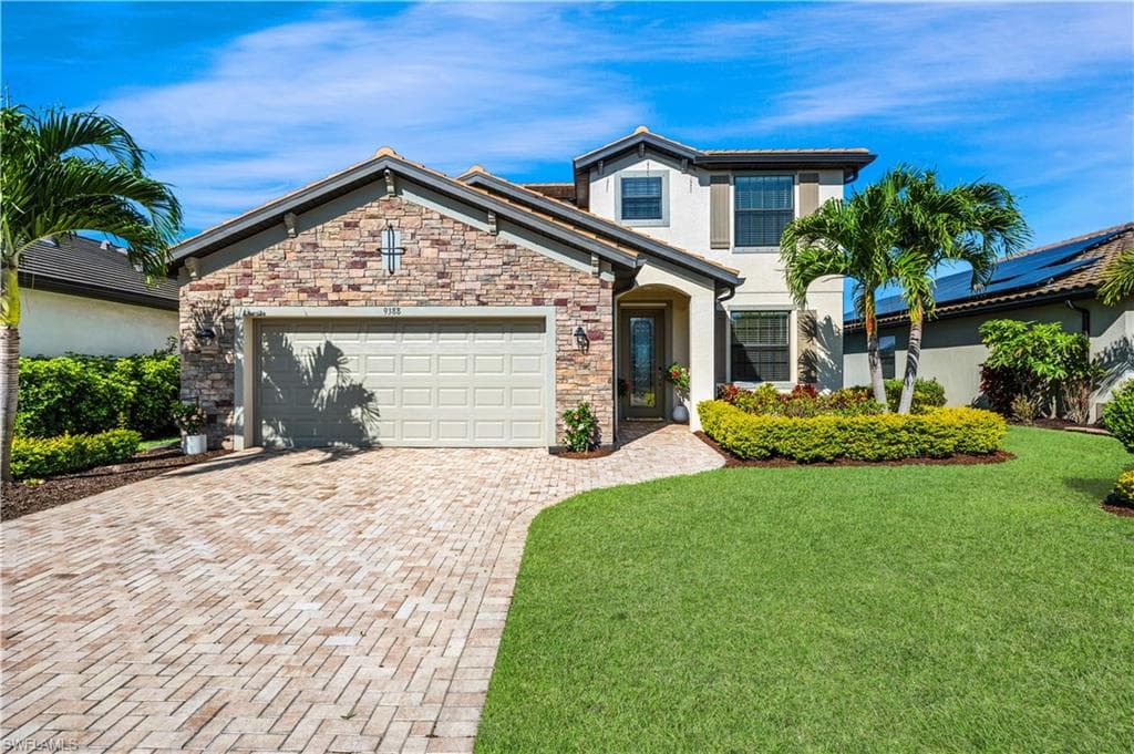 9388 Glenforest DR NAPLES, FL 34120
