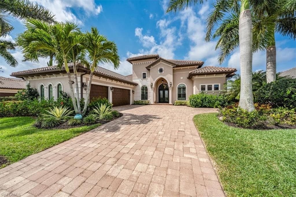 6590 Costa CIR NAPLES, FL 34113