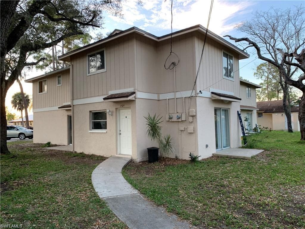 1509 Oak DR FORT MYERS, FL 33907