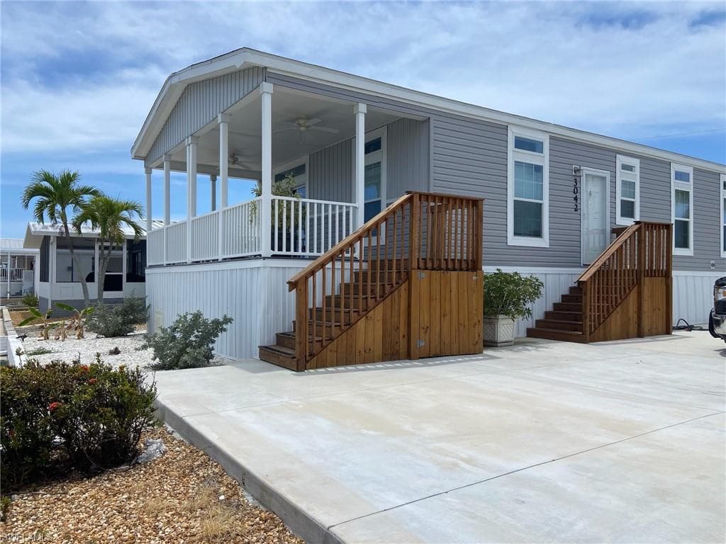 3042 Bowsprit LN ST. JAMES CITY, FL 33956