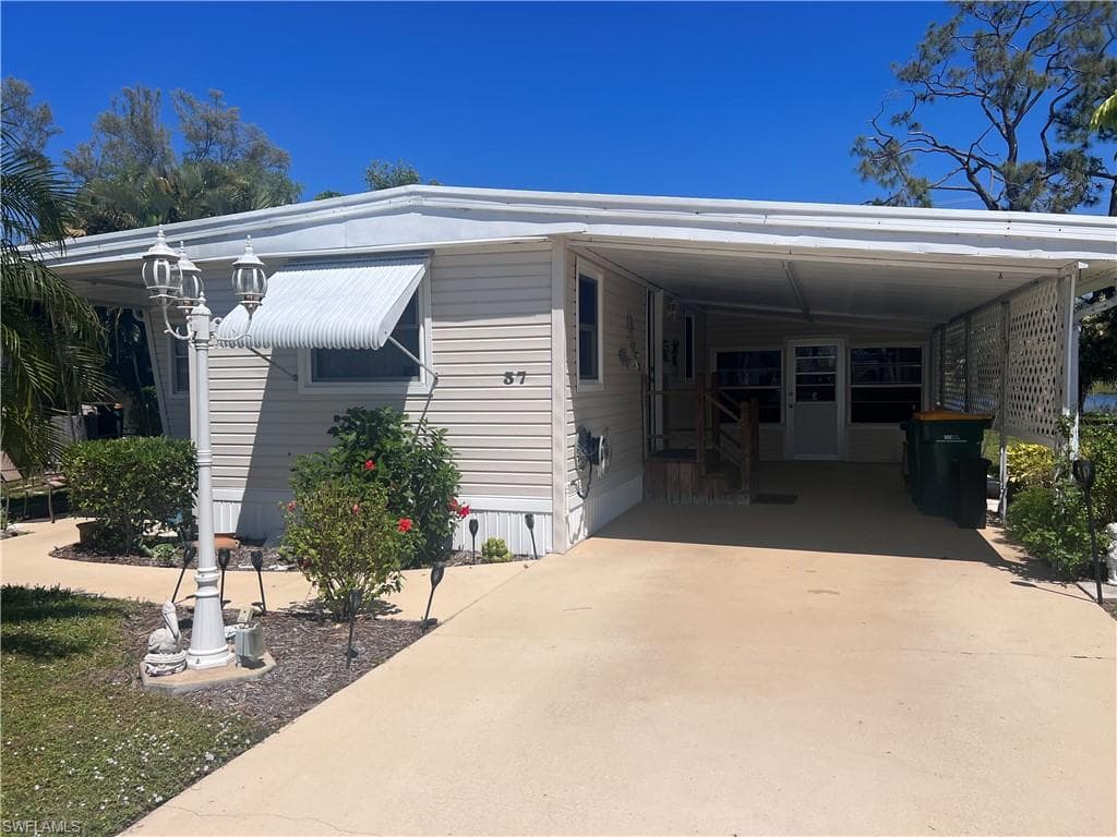 37 San Remo CIR NAPLES, FL 34112
