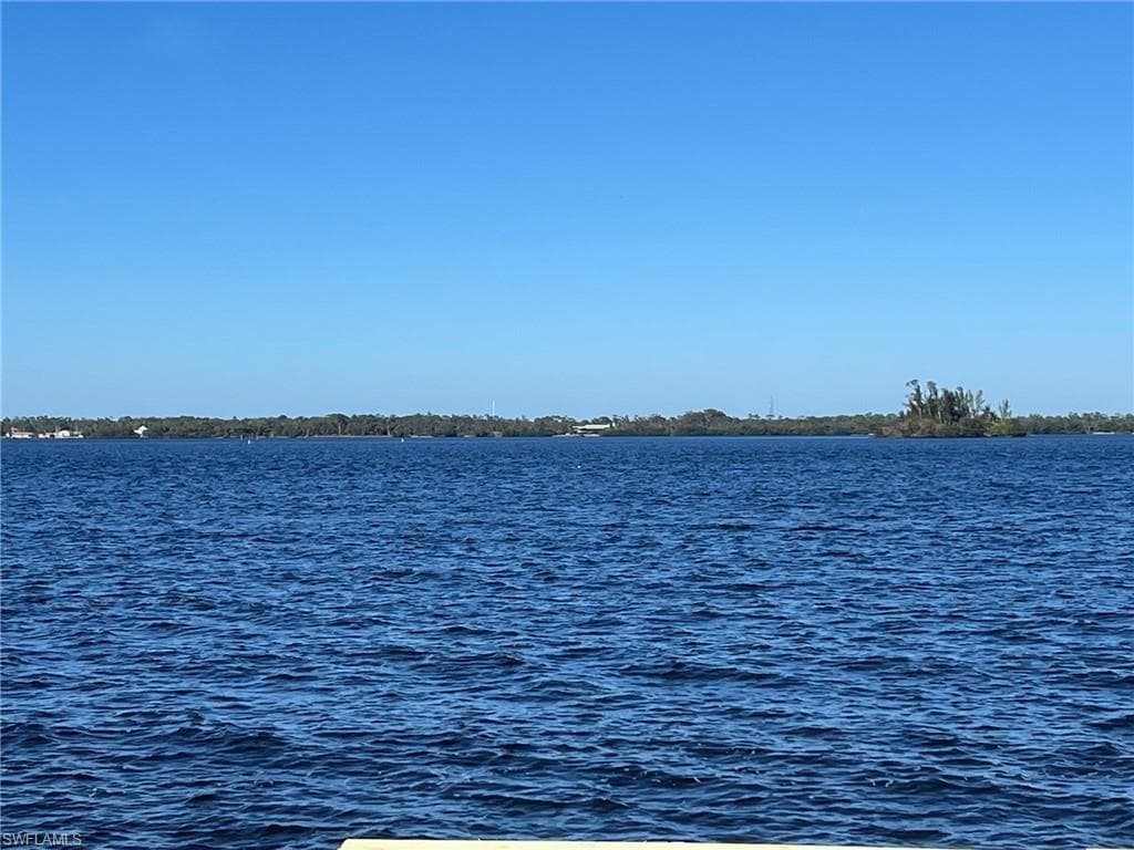 2 Live Oak LN FORT MYERS, FL 33905