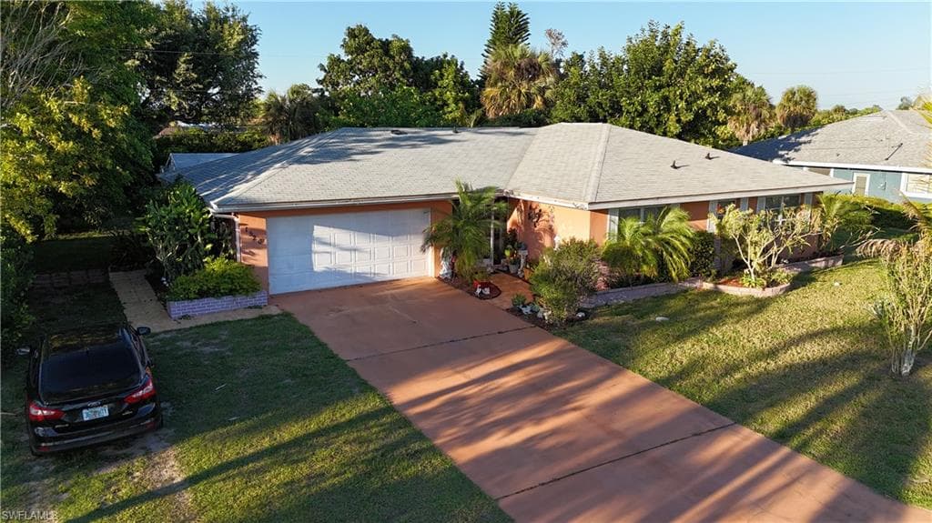 1520 Canal ST LEHIGH ACRES, FL 33936
