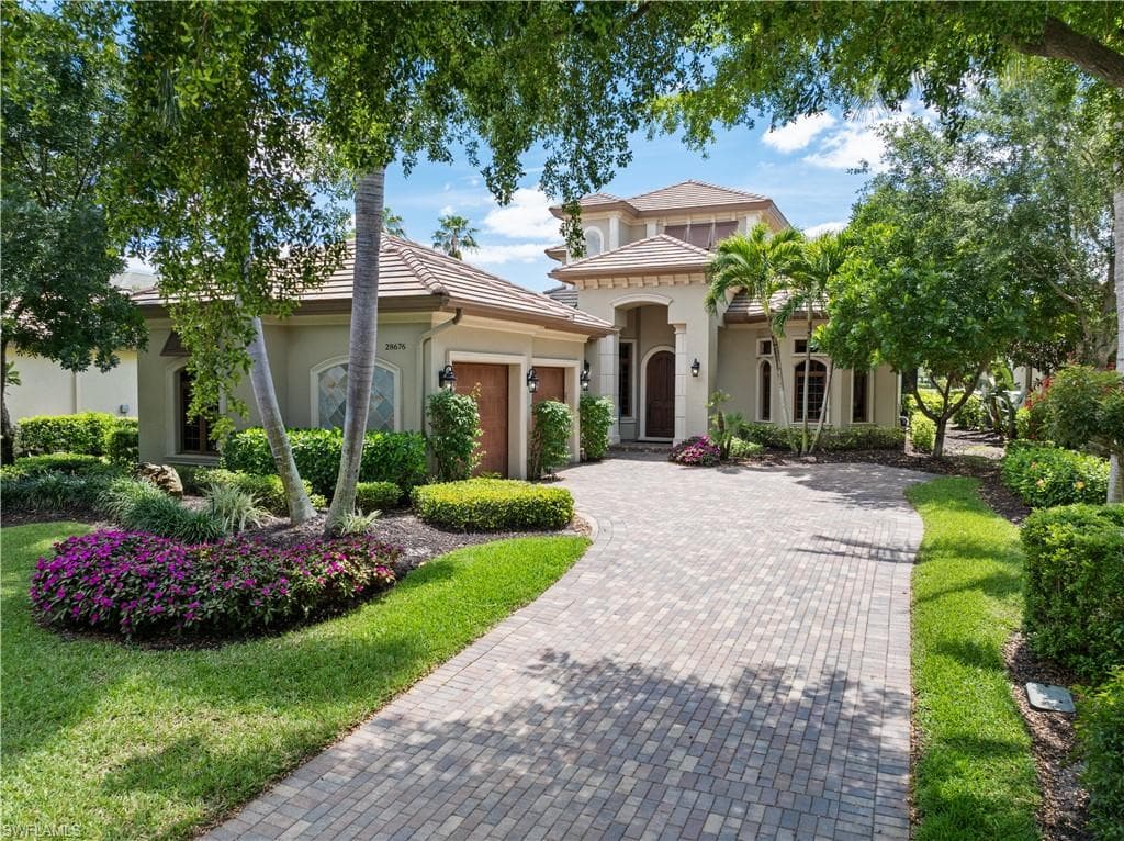 28676 La Caille DR NAPLES, FL 34119