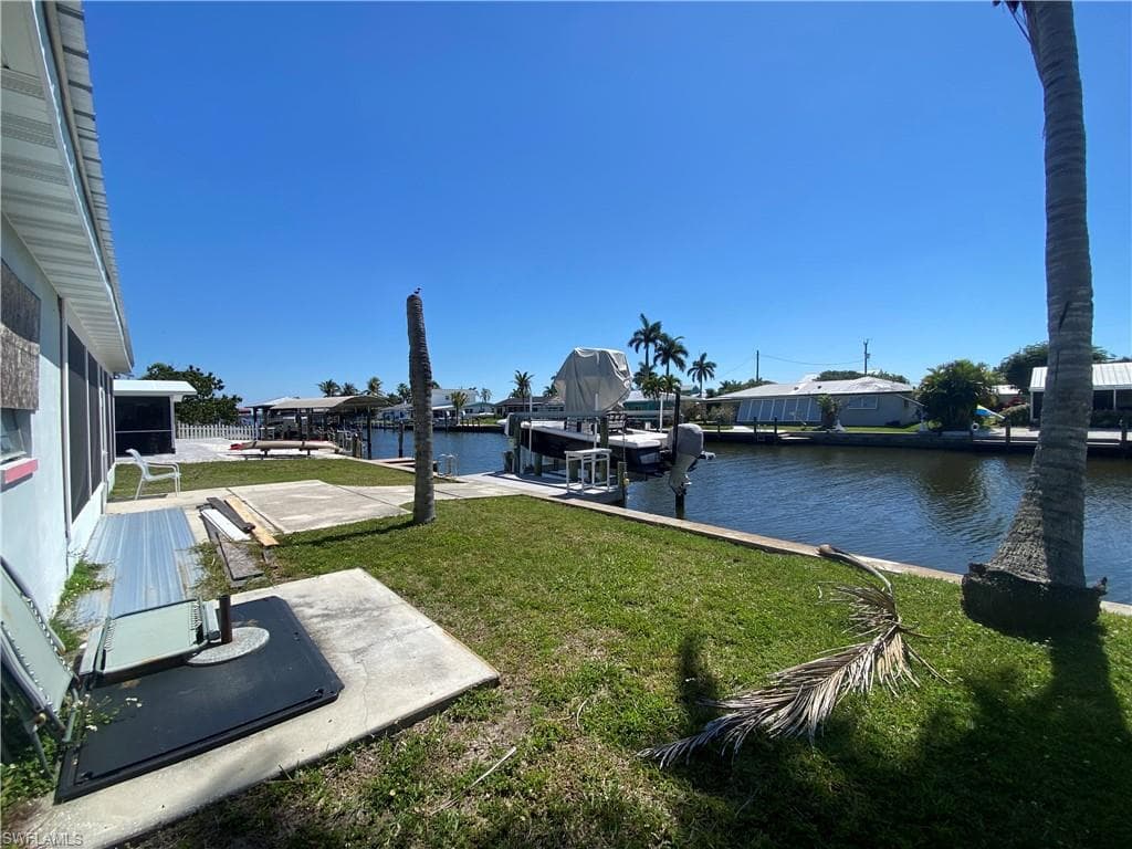 2823 Janet ST MATLACHA, FL 33993