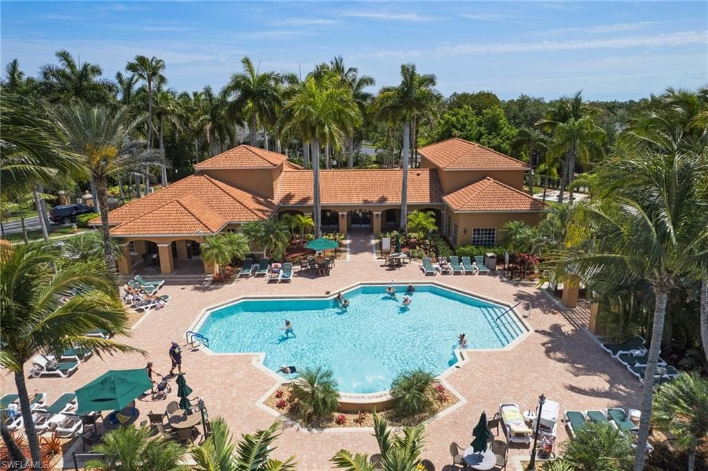 1185 Wildwood Lakes BLVD 203 NAPLES, FL 34104
