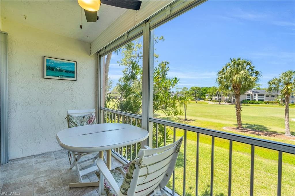 160 Turtle Lake CT 202 NAPLES, FL 34105