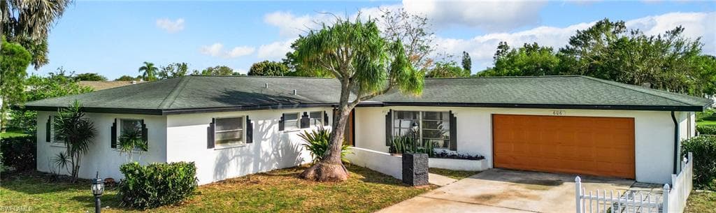 606 Grandview DR LEHIGH ACRES, FL 33936