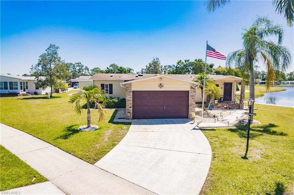10115 Pine Lakes BLVD NORTH FORT MYERS, FL 33903