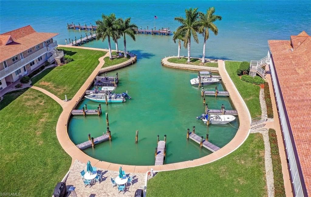 850 Palm ST F4 MARCO ISLAND, FL 34145