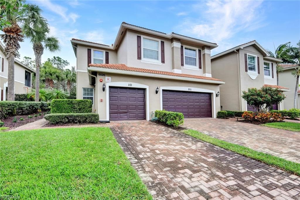 6526 Monterey PT 101 NAPLES, FL 34105