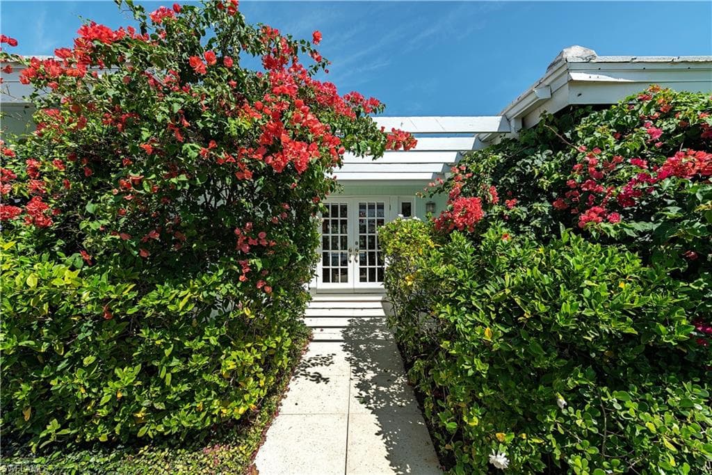 112 Cypress Point DR NAPLES, FL 34105