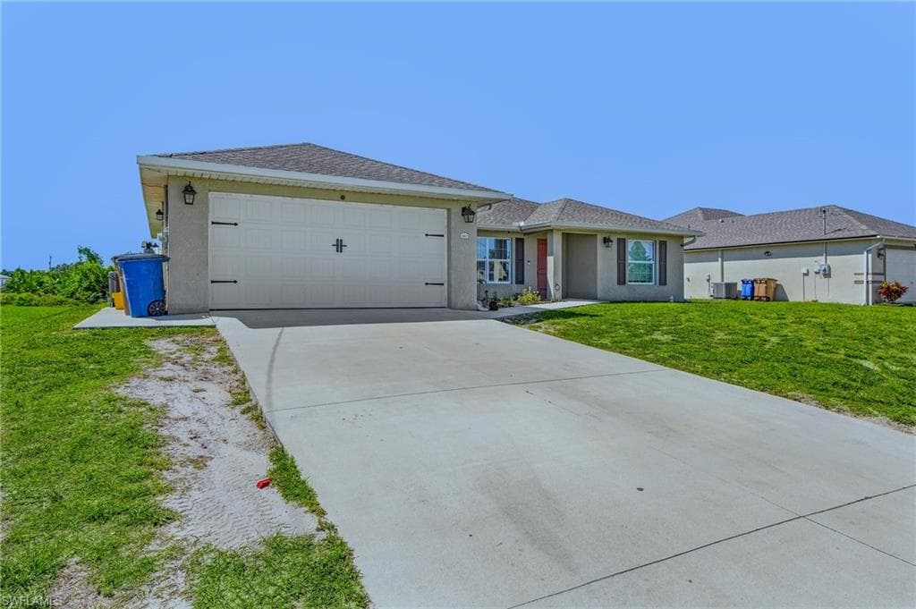 3807 2nd ST SW LEHIGH ACRES, FL 33976