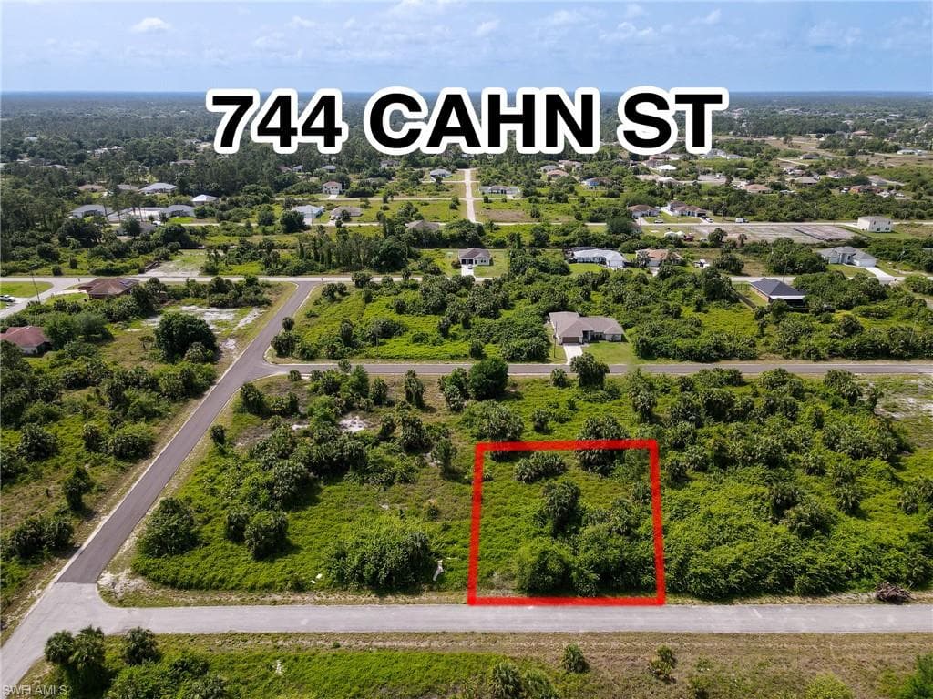 744 Cahn ST E LEHIGH ACRES, FL 33974