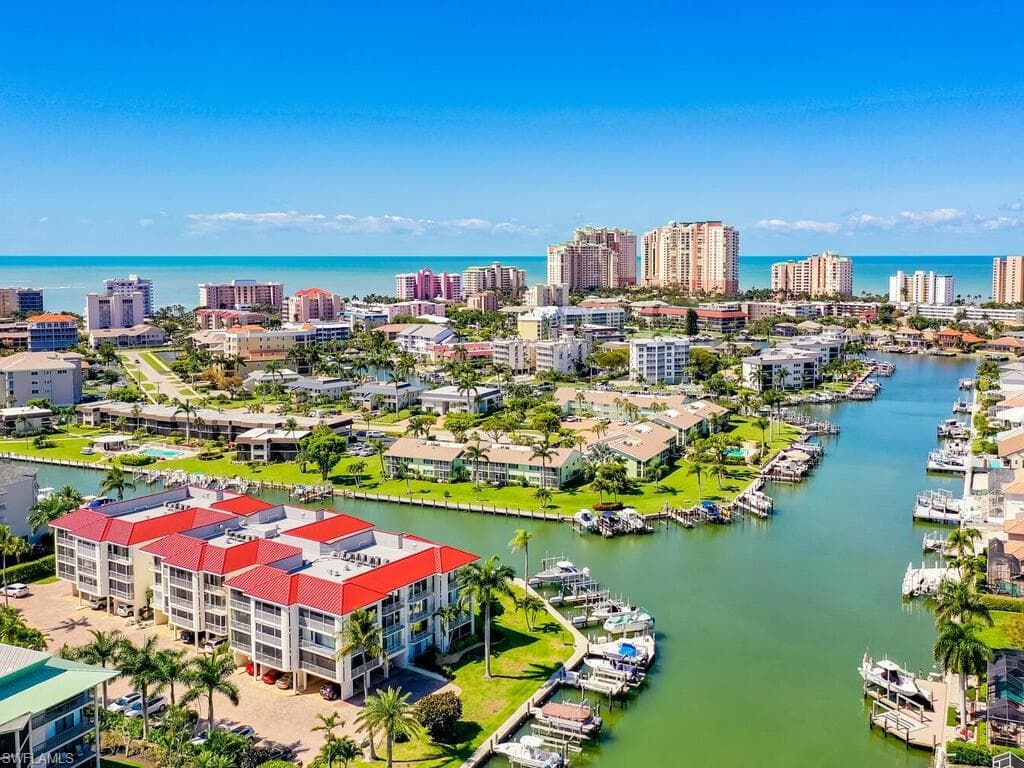 848 Collier CT 403 MARCO ISLAND, FL 34145
