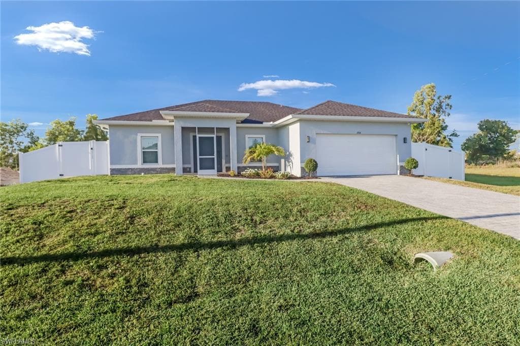 2204 NE 26th ST CAPE CORAL, FL 33909