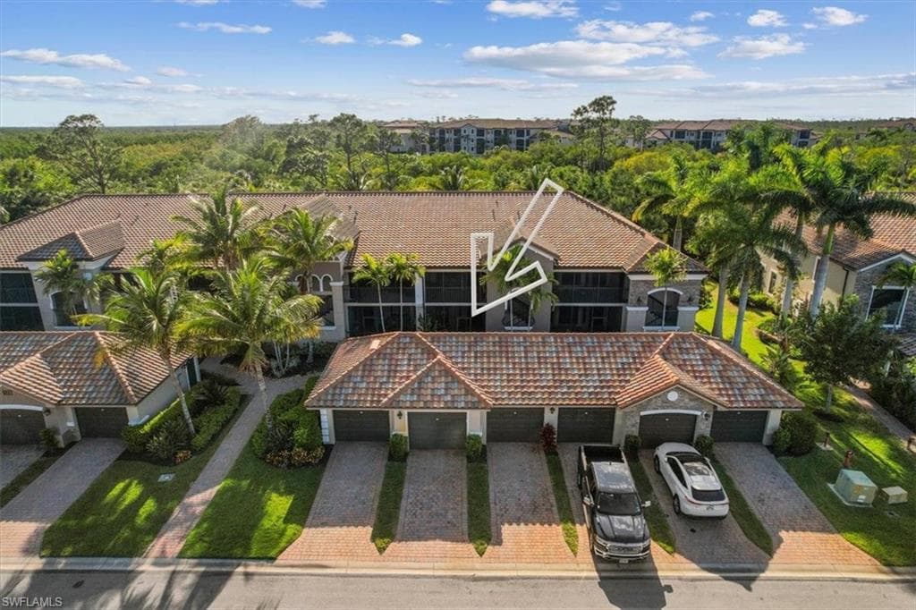 9832 Venezia CIR 1015 NAPLES, FL 34113