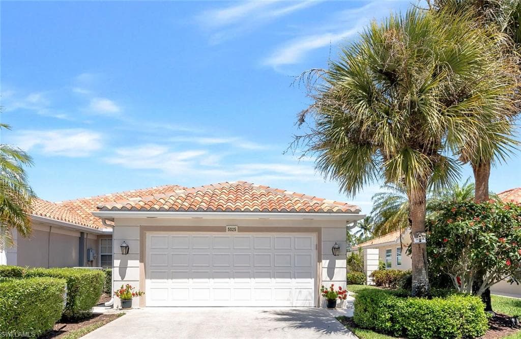 5025 Ventura CT NAPLES, FL 34109