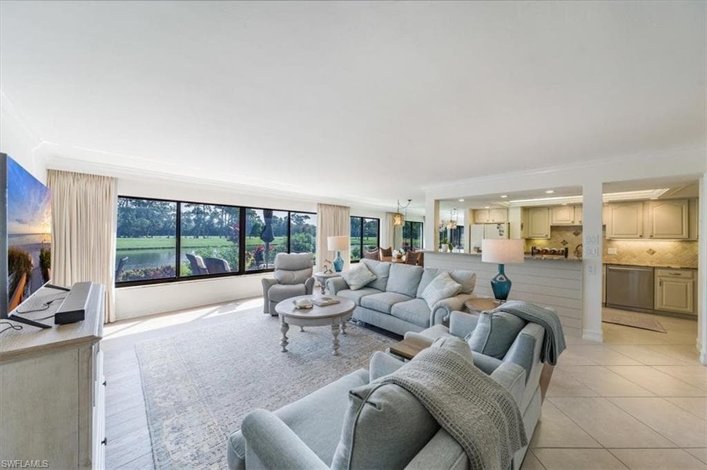 112 Wildwood LN NAPLES, FL 34105