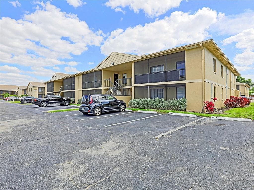 5329 Summerlin RD 2904 FORT MYERS, FL 33919