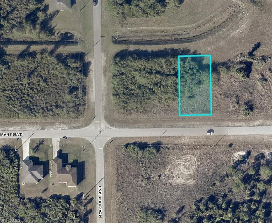 915 Grant BLVD LEHIGH ACRES, FL 33974