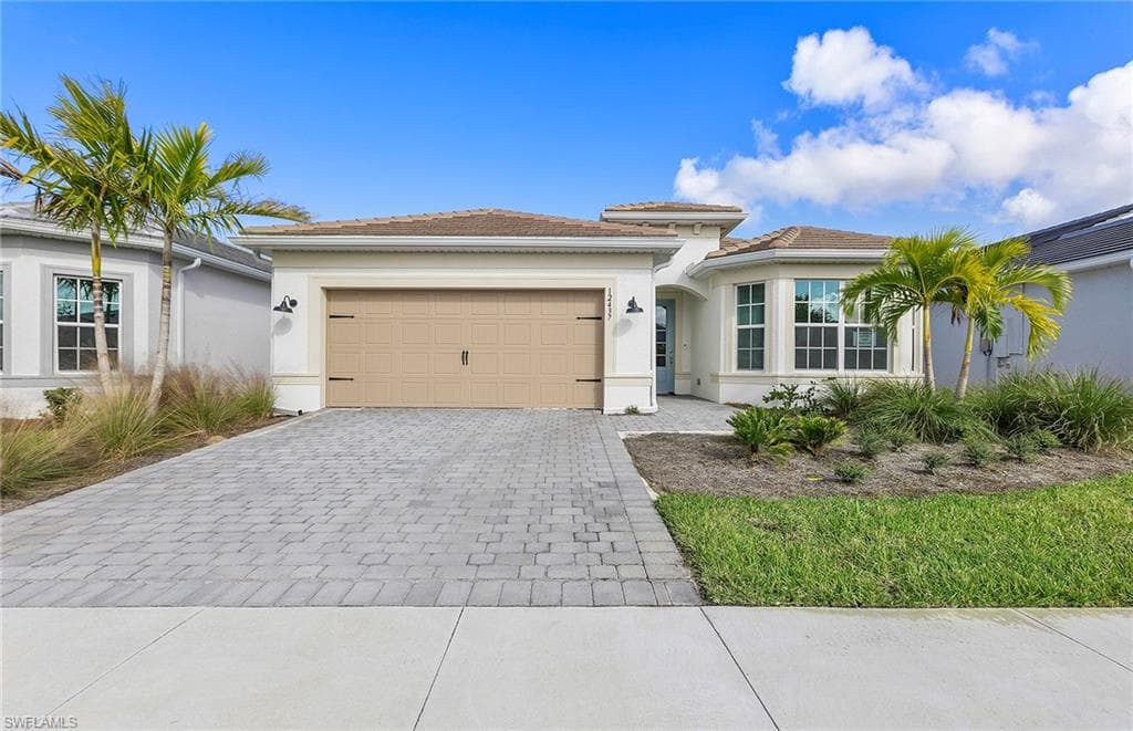 12437 Basalt LN ALVA, FL 33982