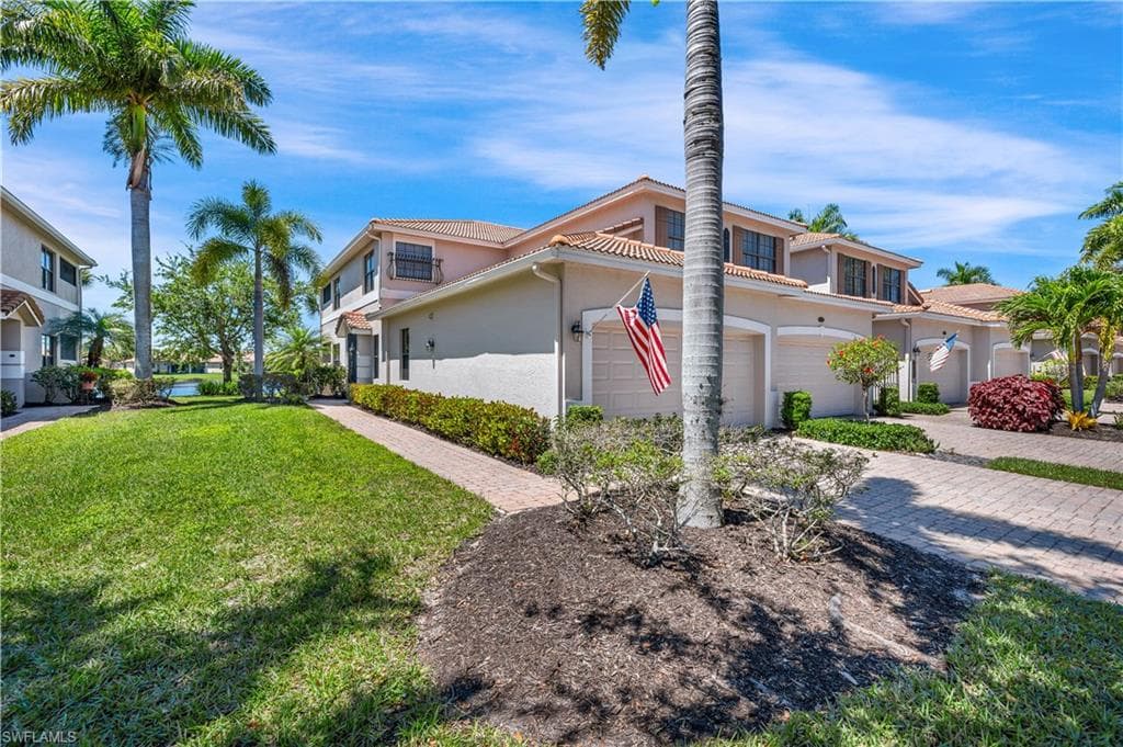 10506 Smokehouse Bay DR 101 NAPLES, FL 34120