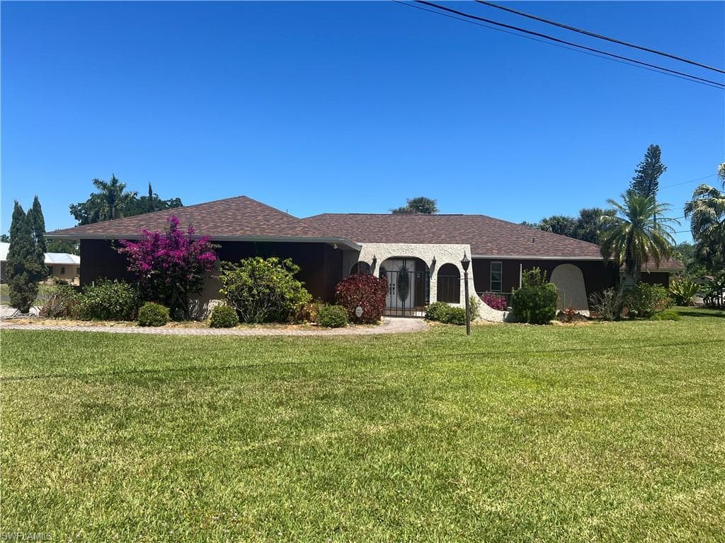 16 Hampton AVE LEHIGH ACRES, FL 33936