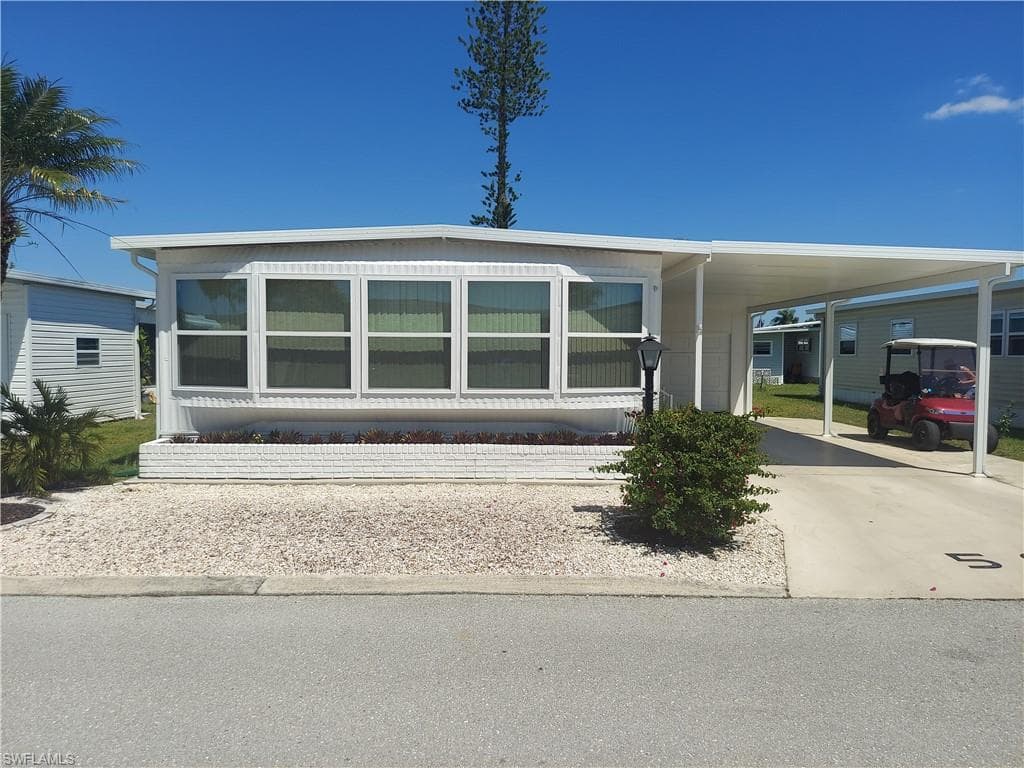 590 Boros DR NORTH FORT MYERS, FL 33903