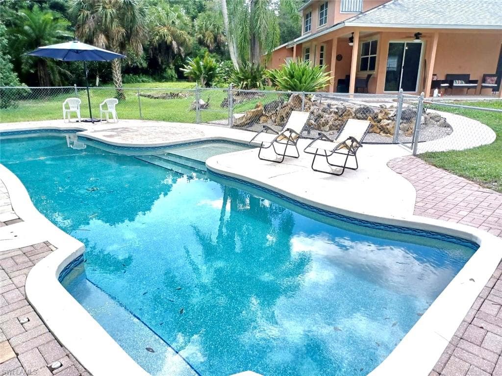 740 19th ST SW NAPLES, FL 34117