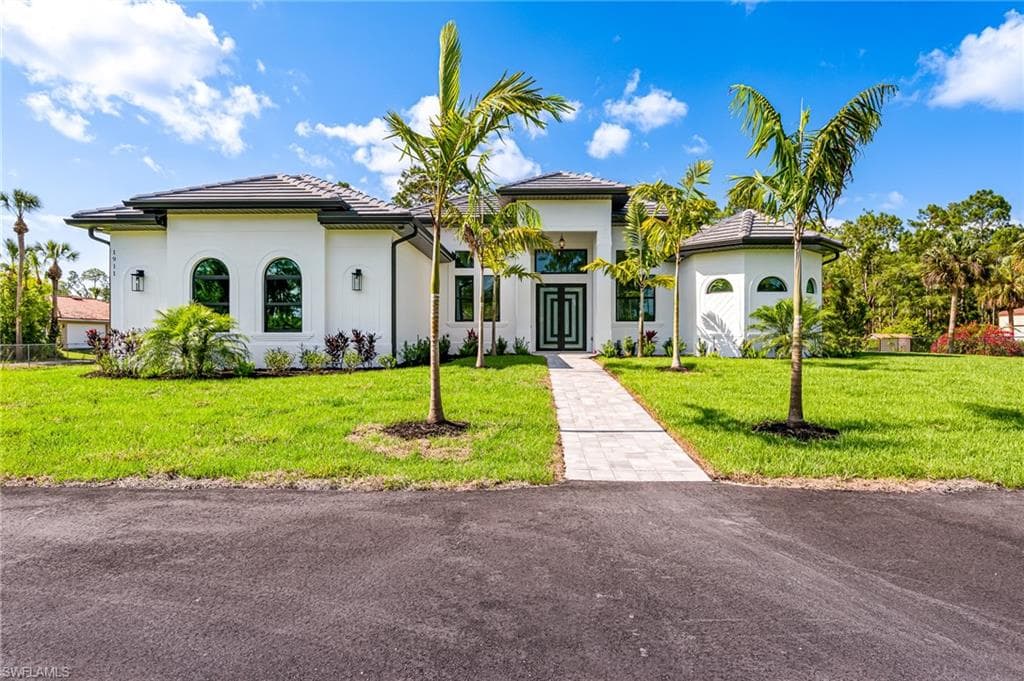 1911 Jung BLVD E NAPLES, FL 34120