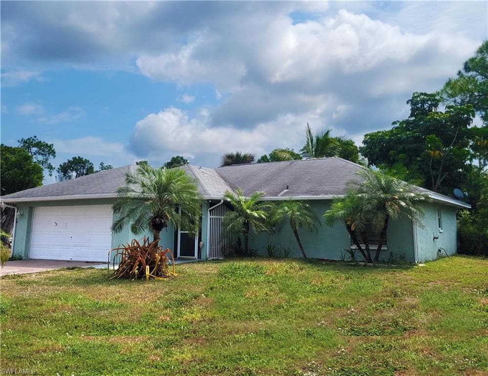 12 Clayton AVE LEHIGH ACRES, FL 33936