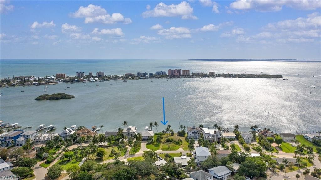 946 San Carlos DR FORT MYERS BEACH, FL 33931