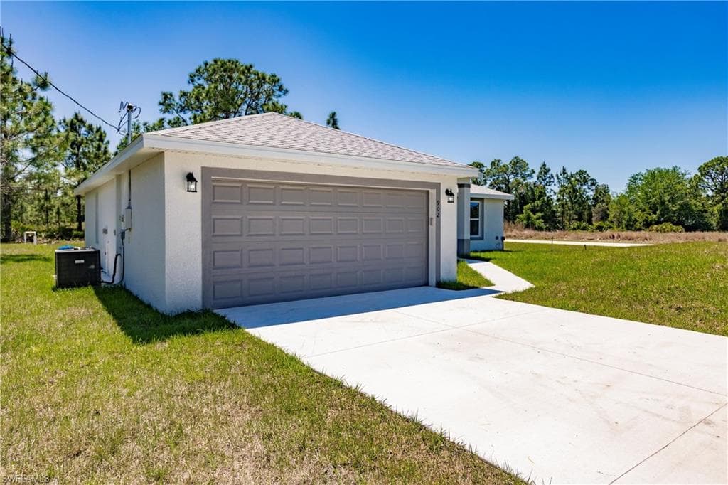 902 Lytle ST LEHIGH ACRES, FL 33974